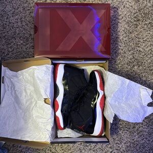 Very lightly used/almost ds Jordan 11s